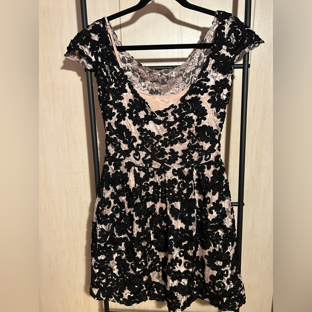 Yoana Baraschi Anthropologie Sheer Jardim Lace Dress Black Women’s Sz 4 - Picture 5 of 10